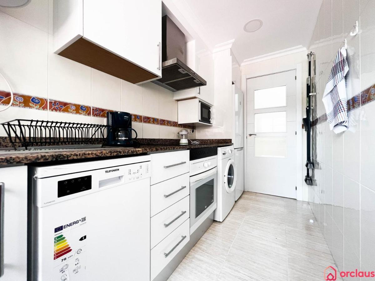 Modern Apartment In Front Of The Mediterranean أوروبيسا ذيل مار المظهر الخارجي الصورة