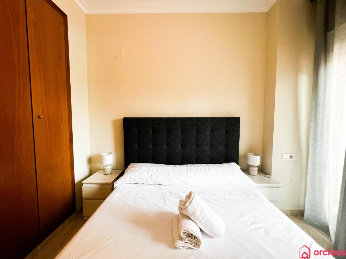 Modern Apartment In Front Of The Mediterranean أوروبيسا ذيل مار المظهر الخارجي الصورة